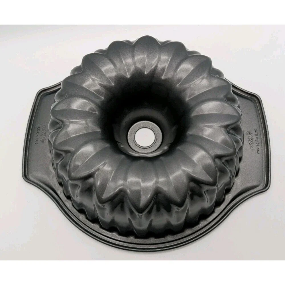 NON-STICK WILTON BUNDT PAN FLOWER 9.75 X 3.38